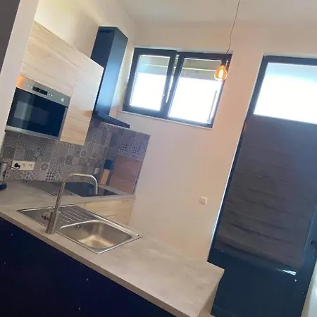 Les Pieds Dans L Eau * Erpion