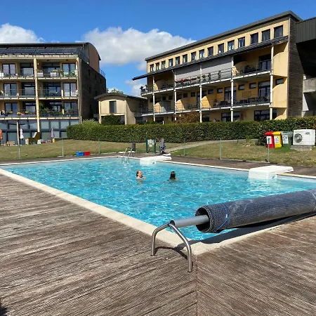 Les Pieds Dans L Eau Apartment Erpion